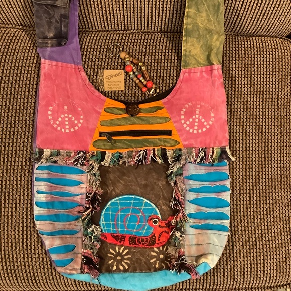 Crossbody Hobo Bag, comfort with lots of room! Free keychain - Picture 2 of 4